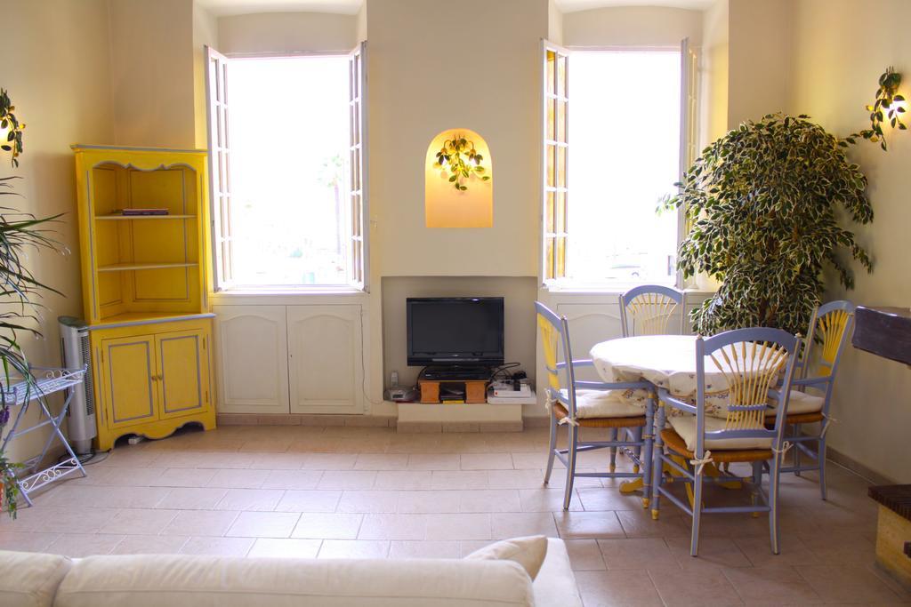Very Charming Studio Apartment On Port In Cannes A Short Walk To Palais With Aircon And Internet 411 Eksteriør billede