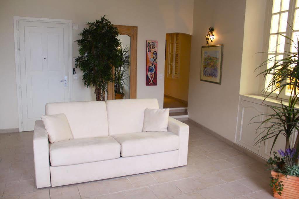 Very Charming Studio Apartment On Port In Cannes A Short Walk To Palais With Aircon And Internet 411 Eksteriør billede
